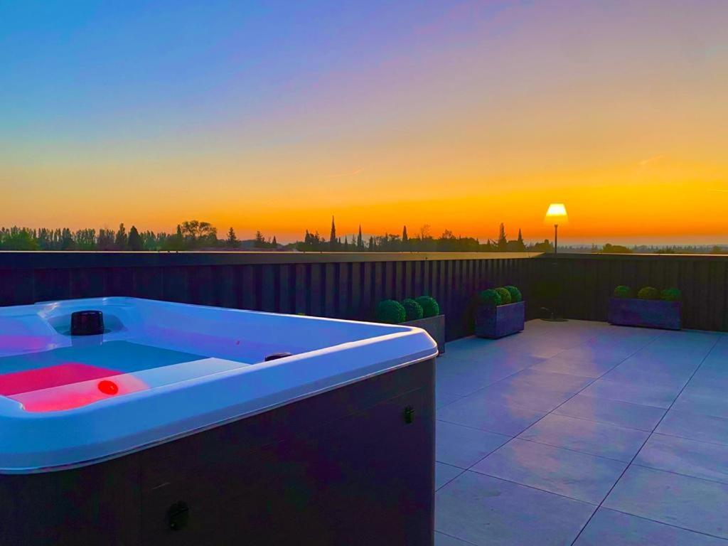 Saint Remy De Provence Roof Top Avec Jacuzzi Kültér fotó